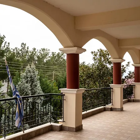 Epavlis Hotel 3*